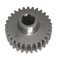 Gear with internal spline profile to the displacement gearbox