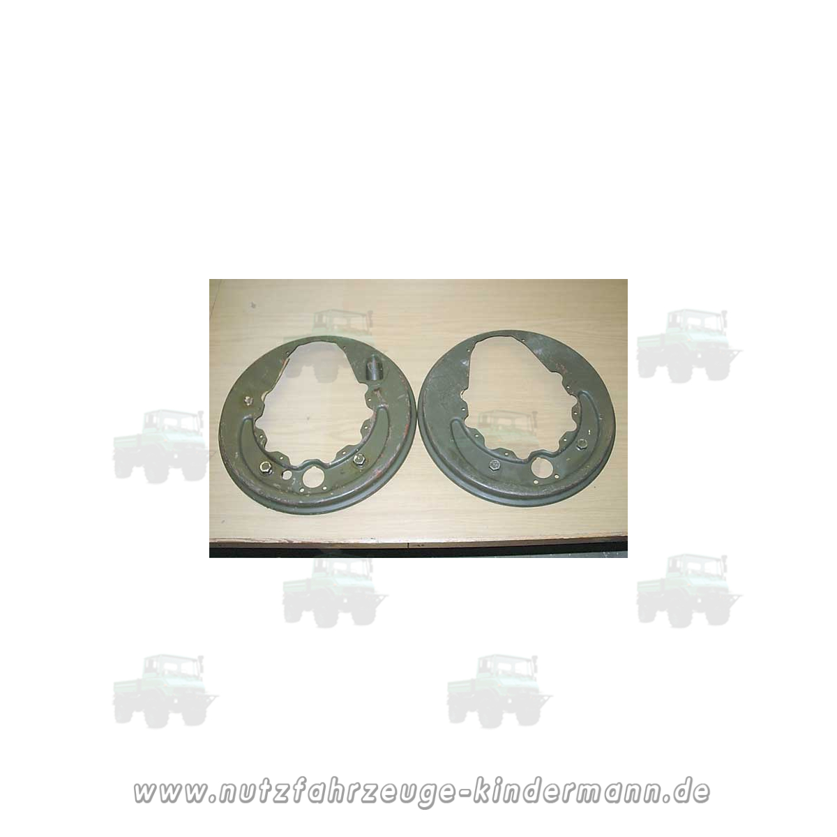 Brake cover plates for U 404.1 front axle